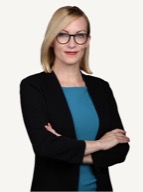 Carly E. Howard 肖像